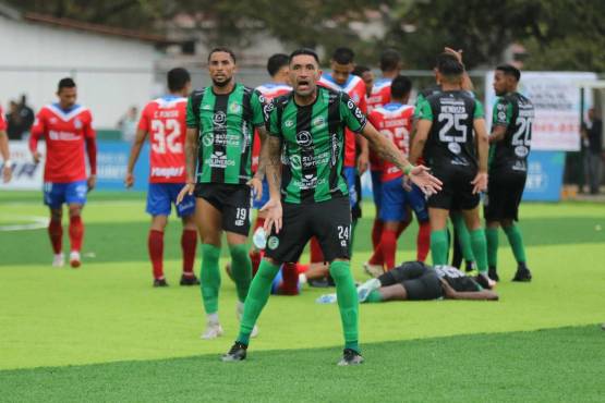 Bengtson marcó doblete en triunfo del Olimpia y se convirtió en el máximo goleador histórico de Honduras