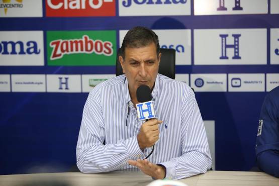 El presidente de Fenafuth, Jorge Salomón, despejó dudas sobre la Selección de Honduras. FOTO: Andro Rodríguez
