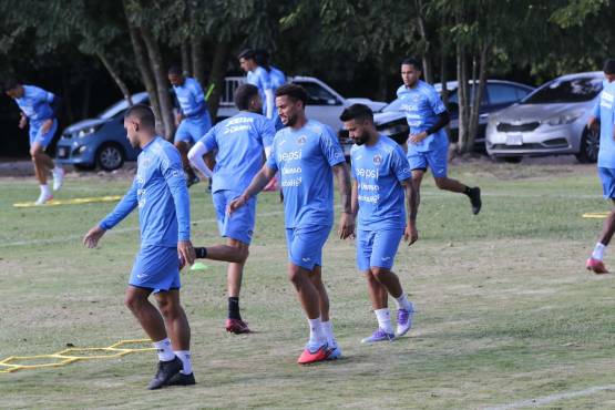 Rodrigo de Olivera entrenando junto al Droopy Gómez y Alejandro Reyes. Foto: Estalin Irías.