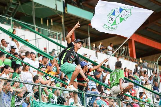 Puerto Cortés sigue retumbando cada vez que el Platense juega. Su afición es de Primera División.