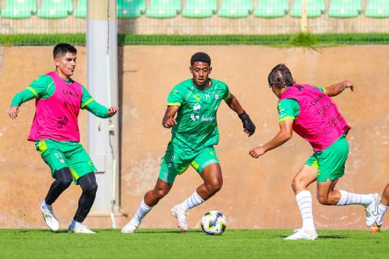 La horrible crisis que afronta el Santos Laguna del hondureño Choco Lozano, ¡un punto de 15 posibles!