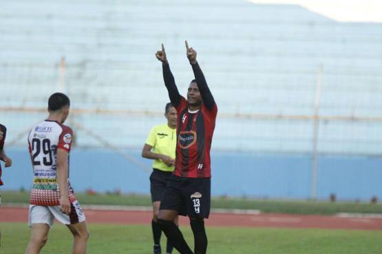 Carlo Costly ha anotado tres goles en el actual certamen con el Lone FC.