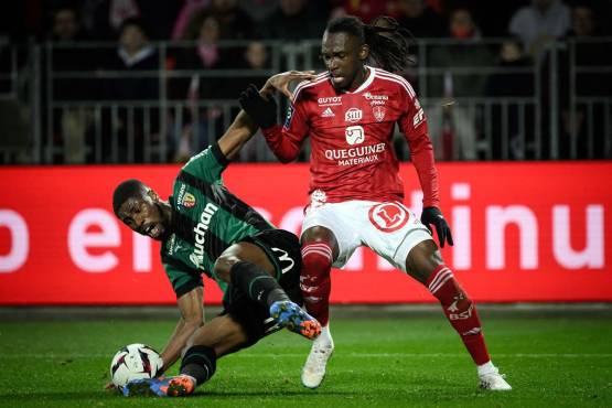 Elis desde que llegó ha sido muy útil para el técnico del Brest.