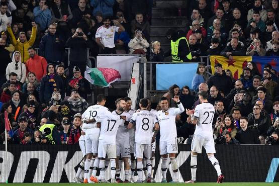 ¡Barcelona y Manchester United se gastan un partidazo y empatan en la ida de los playoff de la Europa League!