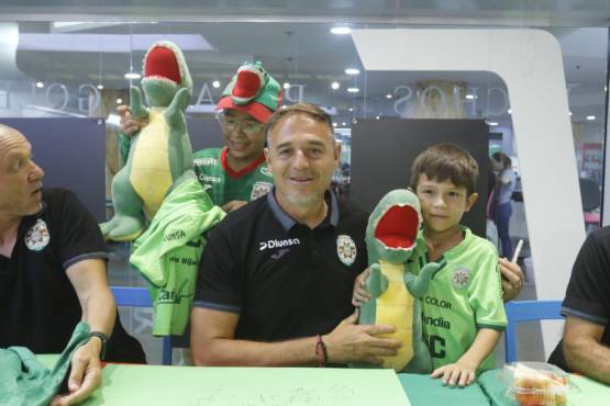 Tota Medina revela el amistoso que tuvo Marathón y sobre el favorito entre Vida y Lobos: “Hay que pagar las consecuencias”