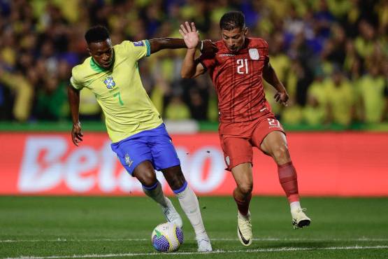 Vinicius tuvo problemas frente a Ecuador.