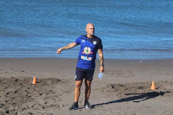 Argentino Germán Noce renunció de Cedritos y culpa al arbitraje: “Hay errores humanos y otros que ya son con malicia”