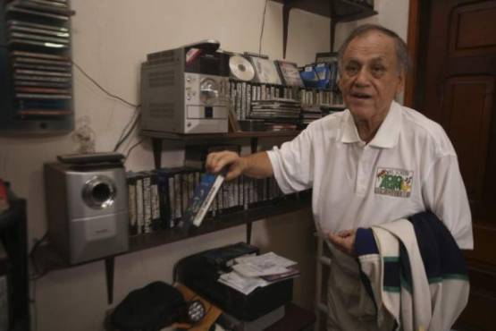 JosÃÂ© de la Paz Herrera, Chelato UclÃÂ©s, ex tÃÂ©cnico de la SelecciÃÂ³n Nacional.