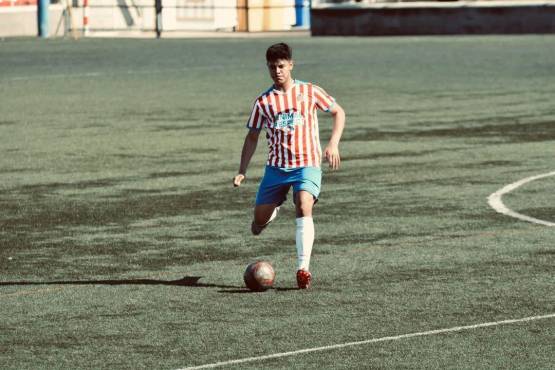 Gerard lleva jugando seis años en las categorías menores del Girona de España. Sus padres son hondureños.
