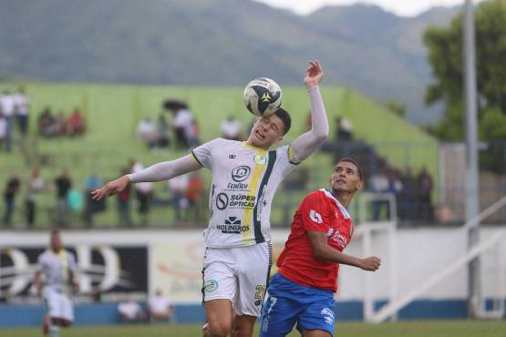 Arboleda se destapa con doblete ante Juticalpa y Olimpia le dedica el triunfo a Demetri Gordon