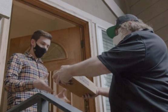 Con suerte, recibirías tu esperadísima Steam Deck por parte del mismísimo director de Valve, Gabe Newell.