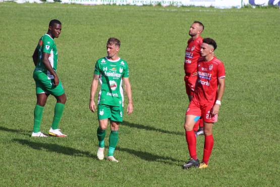 Platense no pudo recortar distancias con Real Sociedad en la tabla acumulada del fútbol hondureño.