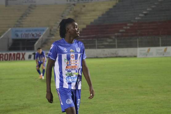 Kolton Jamal el juego entre Victoria y Upnfm que no se desarrolló en La Ceiba. Foto cortesía.