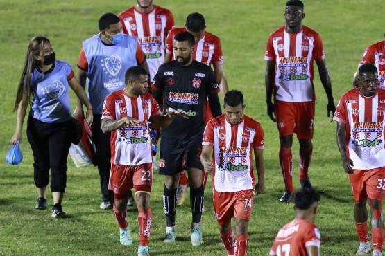 Ángel Tejeda se lamenta tras la eliminación del Vida: “Estamos en deuda con la afición, esto era para estar en una final”