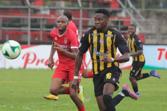 Real Sociedad da un golpe de autoridad en Tocoa y remonta polémico partido al Real España de Héctor Vargas