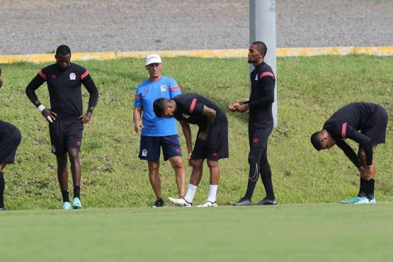 Yustin Arboleda: “Por lo que demanda la historia de Olimpia tenemos la obligación de ganar el título”