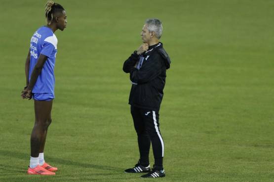 Alenis Vargas podría ver su debut con la selección hondureña.