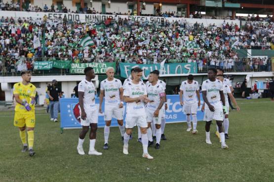 El histórico Platense se aferra a mantenerse en Liga Nacional.
