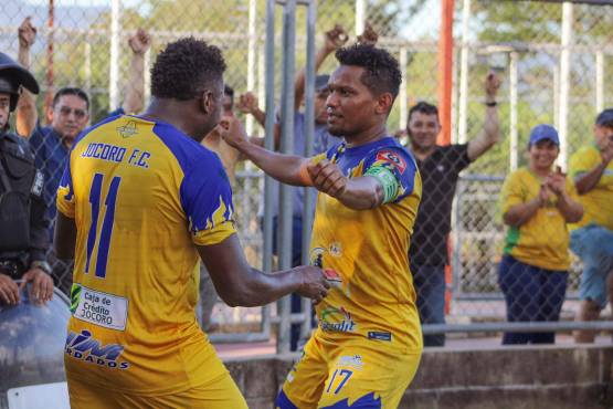 Los hondureños Elmer Güity y Júnior Padilla jugarán la final de El Salvador con el Jocoro FC.
