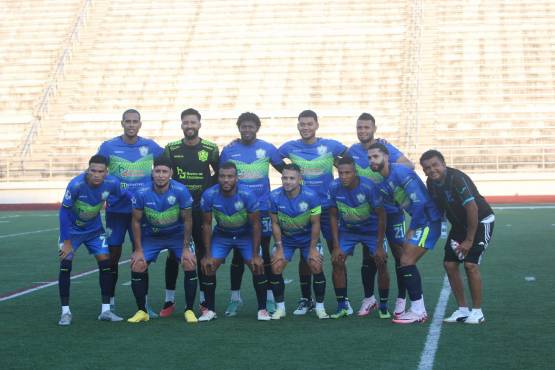 El equipo titular de los Potros de Olancho que se enfrentó a los cremas del Comunicaciones. Fotos Jonathan Loarca