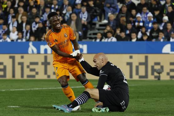 Ancelotti se enfada en conferencia y contesta ante la lesión de Vinicius: “He dirigido 1,300 partidos”