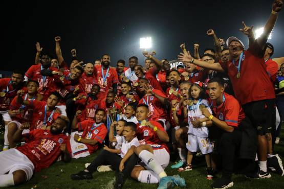 ‘Patón’ Mejía y su recado a Pedro Atala después de coronarse campeón con Olimpia: “No aguanto casaca”