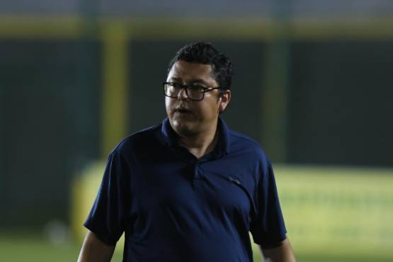 Rommel Salgado quedaría al margen del club Parrillas One tras quedar fuera en ronda de grupos.