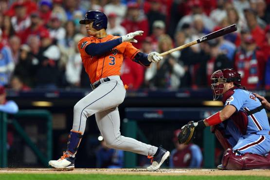 Los Astros derrotan a los los Phillies en el quinto juego y quedan a un triunfo de llevarse la Serie Mundial