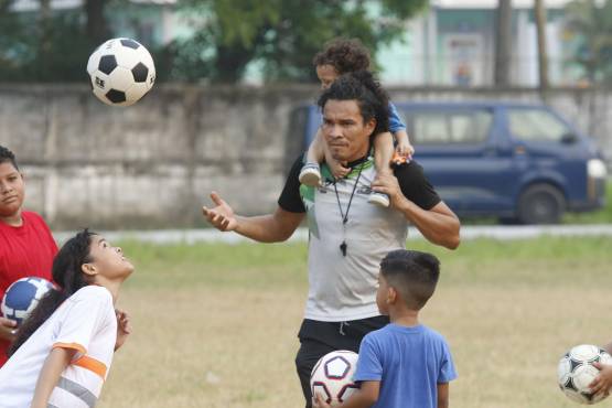Rambo de León le dedicará su tiempo a la academia Talento Catracho 2021.