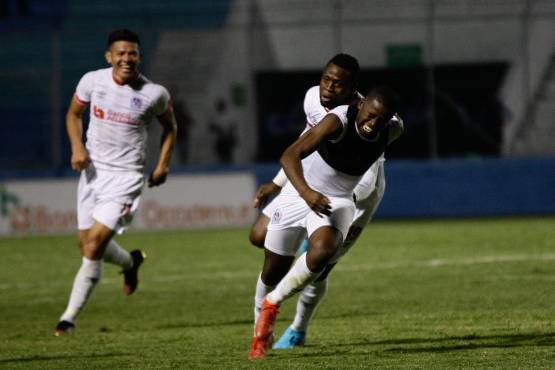 Amado Guevara se rinde a Boniek García, condena el zafarrancho en el Morazán y detalla la problemática de Motagua