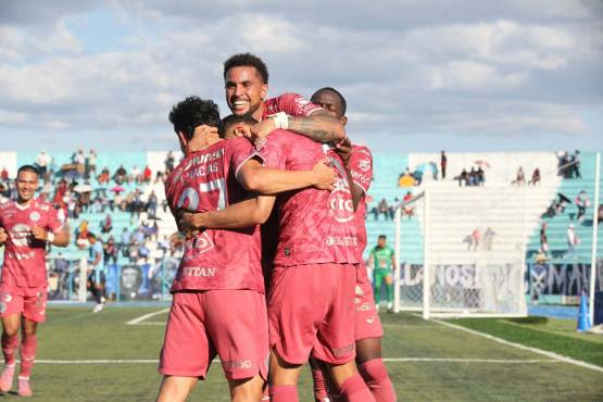 Motagua goleó 5-0 al Génesis y se mantiene invicto en el torneo. Foto: David Romero y José Anibal Vázquez.