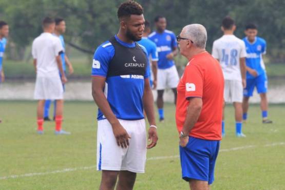 Jorge RenÃ¡n BenguchÃ© RamÃ­rez es un futbolista hondureÃ±o. Juega de delantero y su actual equipo es el Olimpia- Jorge RenÃ¡n BenguchÃ© OLIMPIA , entrenamiento torneo clausura 2019