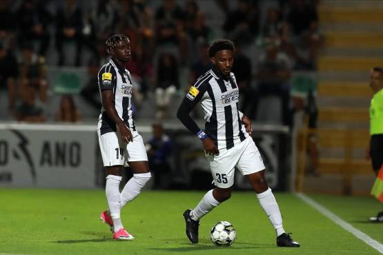 ¡Sin descanso! Uno lesionado y otros buscan los playoffs y su titularidad; legionarios retornan a sus equipos tras militar con la Selección