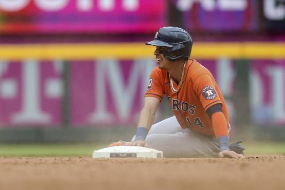 ¡Corre como bala! Mauricio Dubón fue figura en triunfo de Astros con doblete de carreras y hits contra Bravos