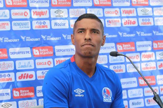 “A mí me importa lo que diga el profe y mis compañeros”: Montiel frente a las críticas de prensa y aficionados del Olimpia