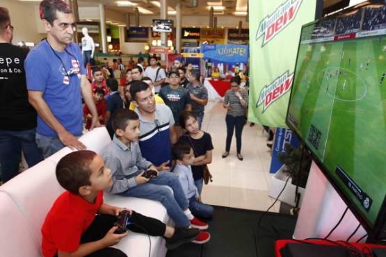 Mauricio SalomÃ³n se convierte en el nuevo Rey del FifÃ³n Diez 2019- Rey del FifÃ³n Diez ... y la tecnologÃ­a, Diez presenta El Rey del FifÃ³n, la competencia de videojuego