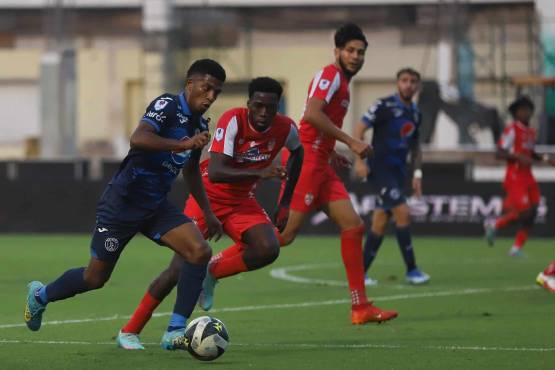 Hatrick de Auzmendi y Motagua golea a Real Sociedad; los azules desplazaron a Olimpia en la tabla del Clausura 2024
