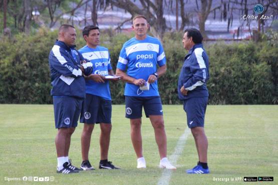 Hernán Medina en uno de sus primeros entrenamientos al mando de Motagua en Tegucigalpa.