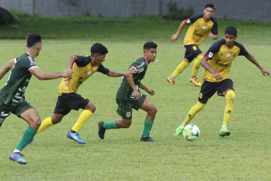Real España venció 4-2 al Marathón en San Pedro Sula. Foto: Neptali Romero.