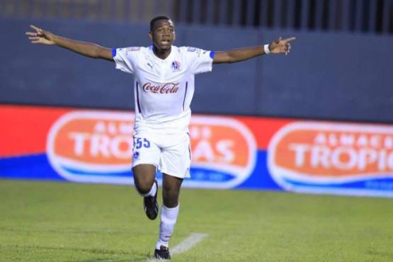 Jorge Benguché debutó en 2014 con el Olimpia. Lo hizo anotando gol contra Victoria.