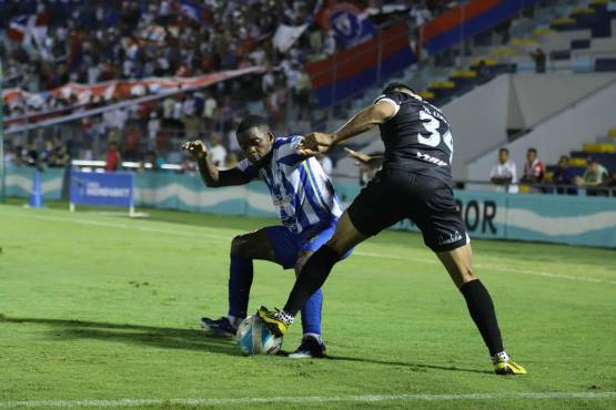 Olimpia con tres minutos eléctricos le remontó el partido al Victoria, que sigue hundido: el albo es nuevo líder