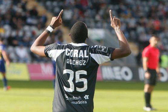 Celebración de Bryan Róchez en uno de sus juegos con el Nacional