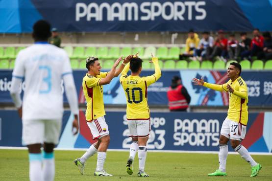 Daniel Ruiz celebrando su gol a Honduras. El volante sacó un disparó que doblegó a Juergen García que pudo hacer más. FOTO: Cortesía.