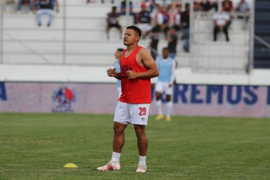 Pedro Troglio echa mano de la cantera: Seis jugadores formados en Olimpia fueron titulares en la ida de la final