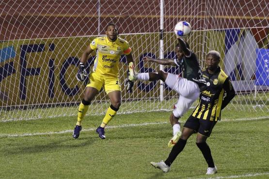 Las 10 claves que tienen al Real España del mexicano Raúl “Potro” Gutiérrez al borde del éxito en Honduras