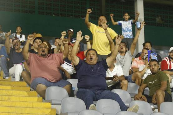 Buen ambiente en apoyo a los jóvenes catrachos.