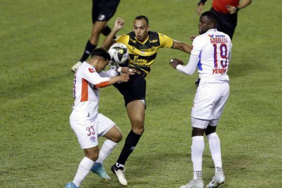 Devron García avisa a los escoltas del Real España: “Depende de nosotros el primer lugar, no de nadie más”