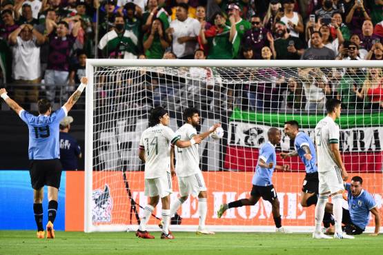 Terror en Phoenix: Uruguay propina dolorosa goleada a México en amistoso y deja en vilo al Tata Martino