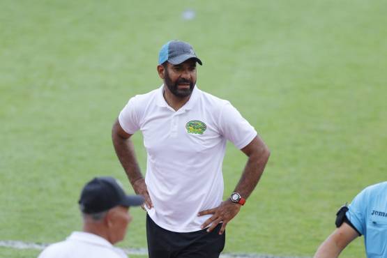 Ninrod Medina ahora dirigirá al Arsenal SAO de la Liga de Ascenso.