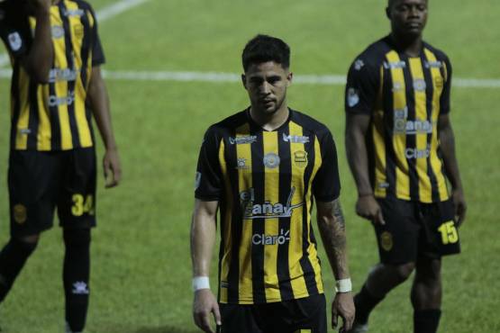 Pedro Báez es uno de los hombres de quien Héctor Vargas espera mejor rendimiento, ha tenido tres claras en los últimos dos juegos, pero no logra anotar.